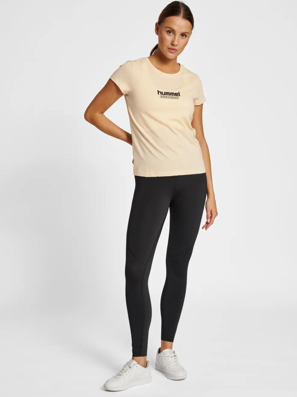 hmlBOOSTER WOMAN T-SHIRT