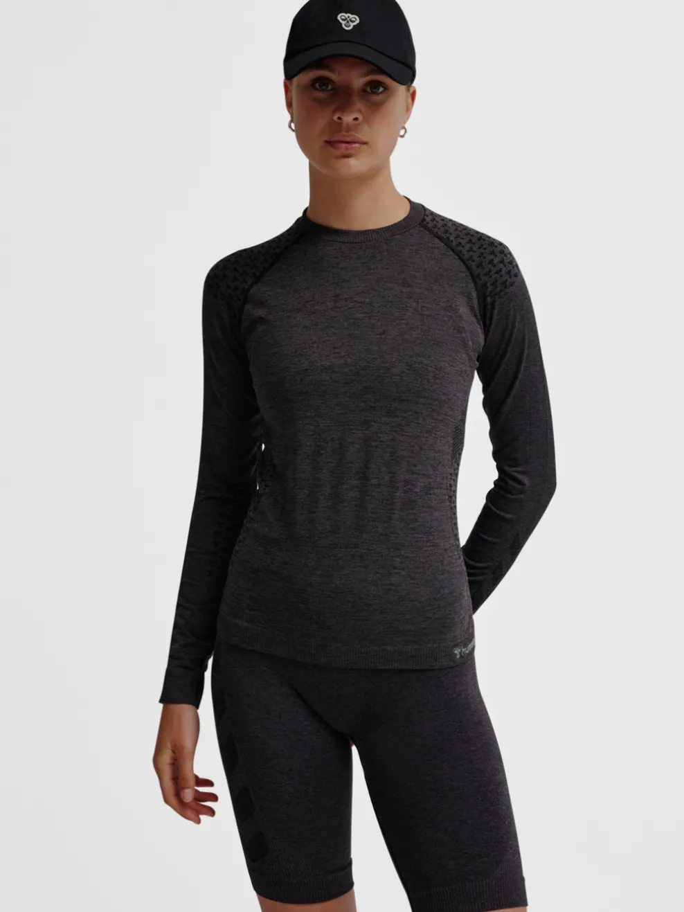 hmlCI SEAMLESS T-SHIRT L/S
