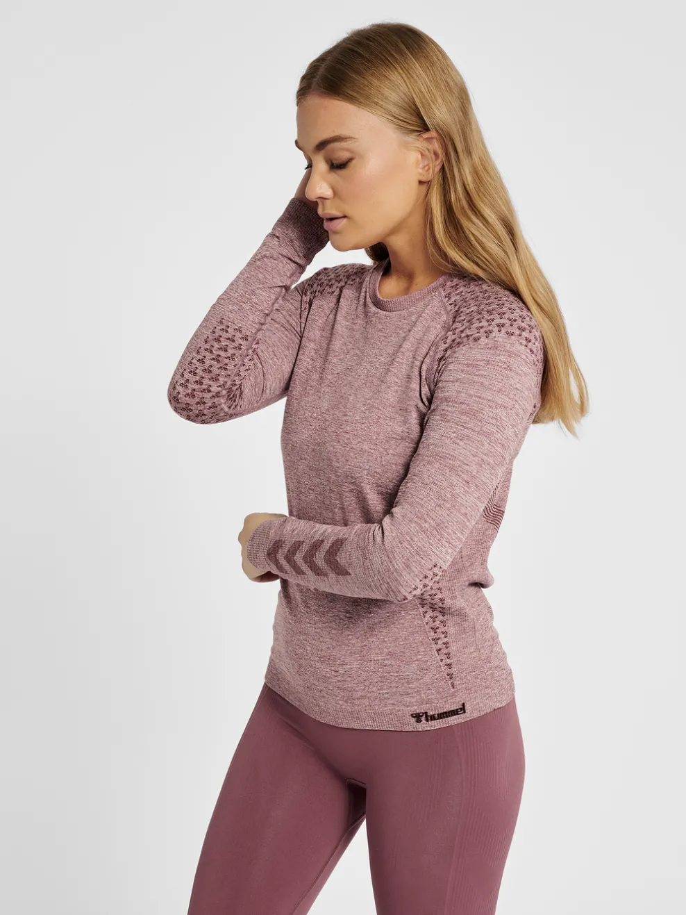 hmlCI SEAMLESS T-SHIRT L/S