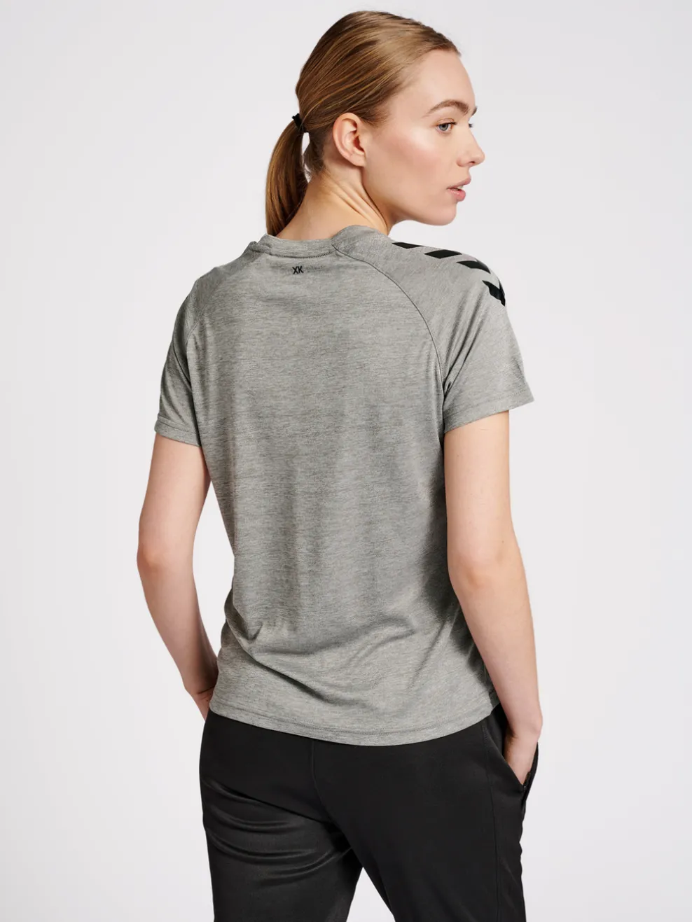 hmlCORE XK CORE POLY TEE S/S WOMAN