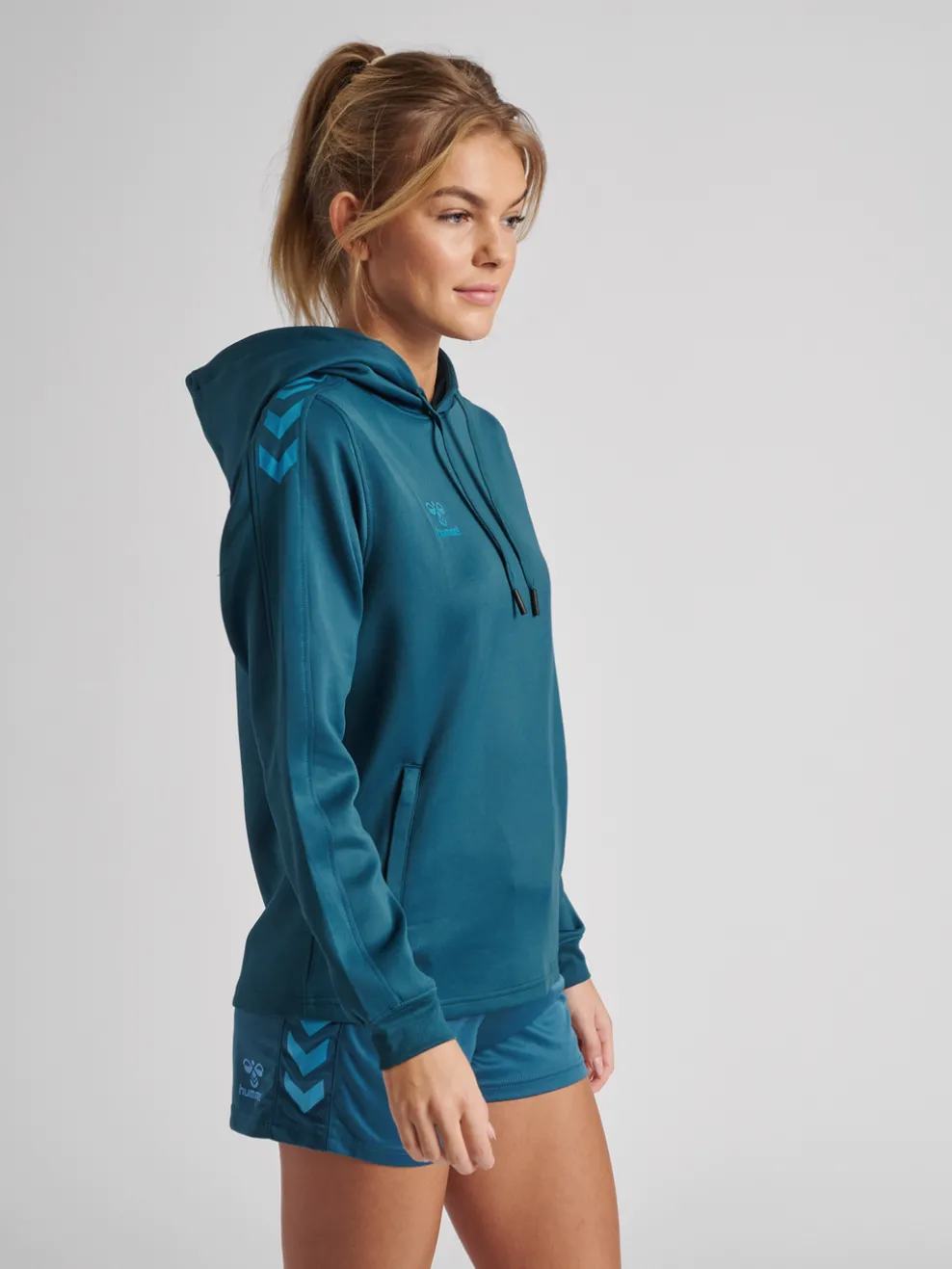 hmlCORE XK POLY SWEAT HOODIE WOMAN