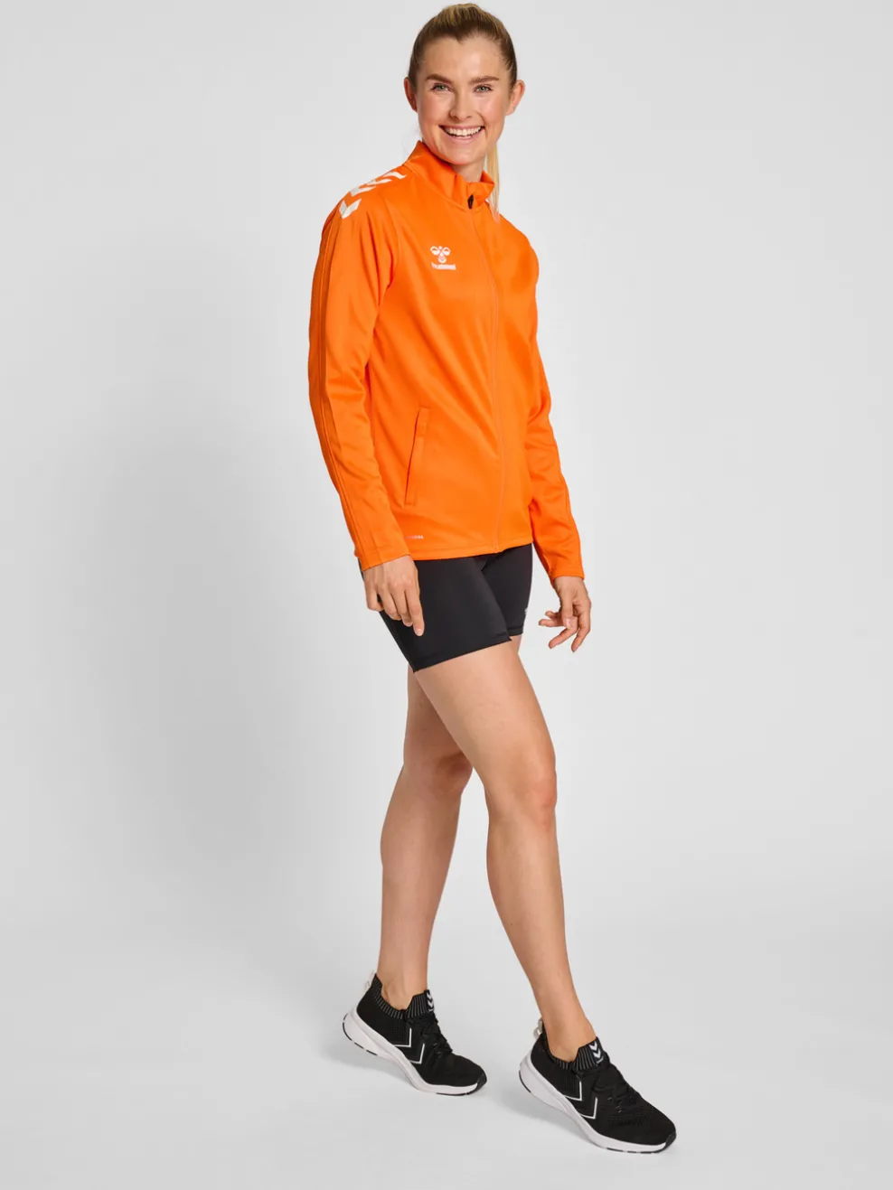 hmlCORE XK POLY ZIP SWEAT WOMAN