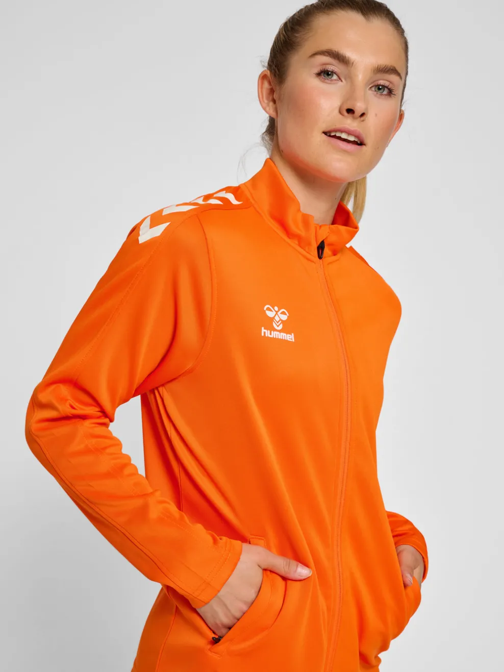 hmlCORE XK POLY ZIP SWEAT WOMAN