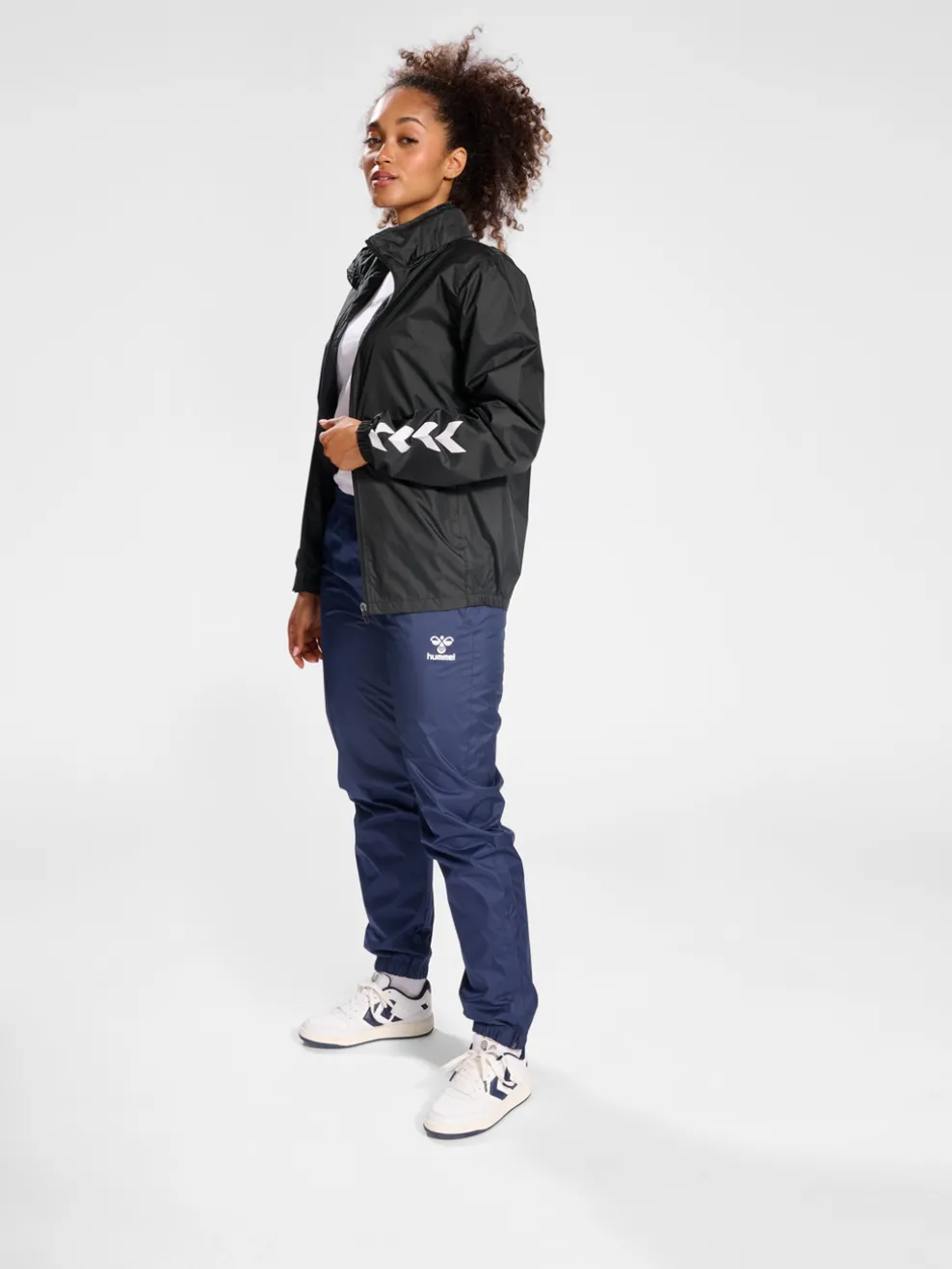 hmlCORE XK SPRAY JACKET