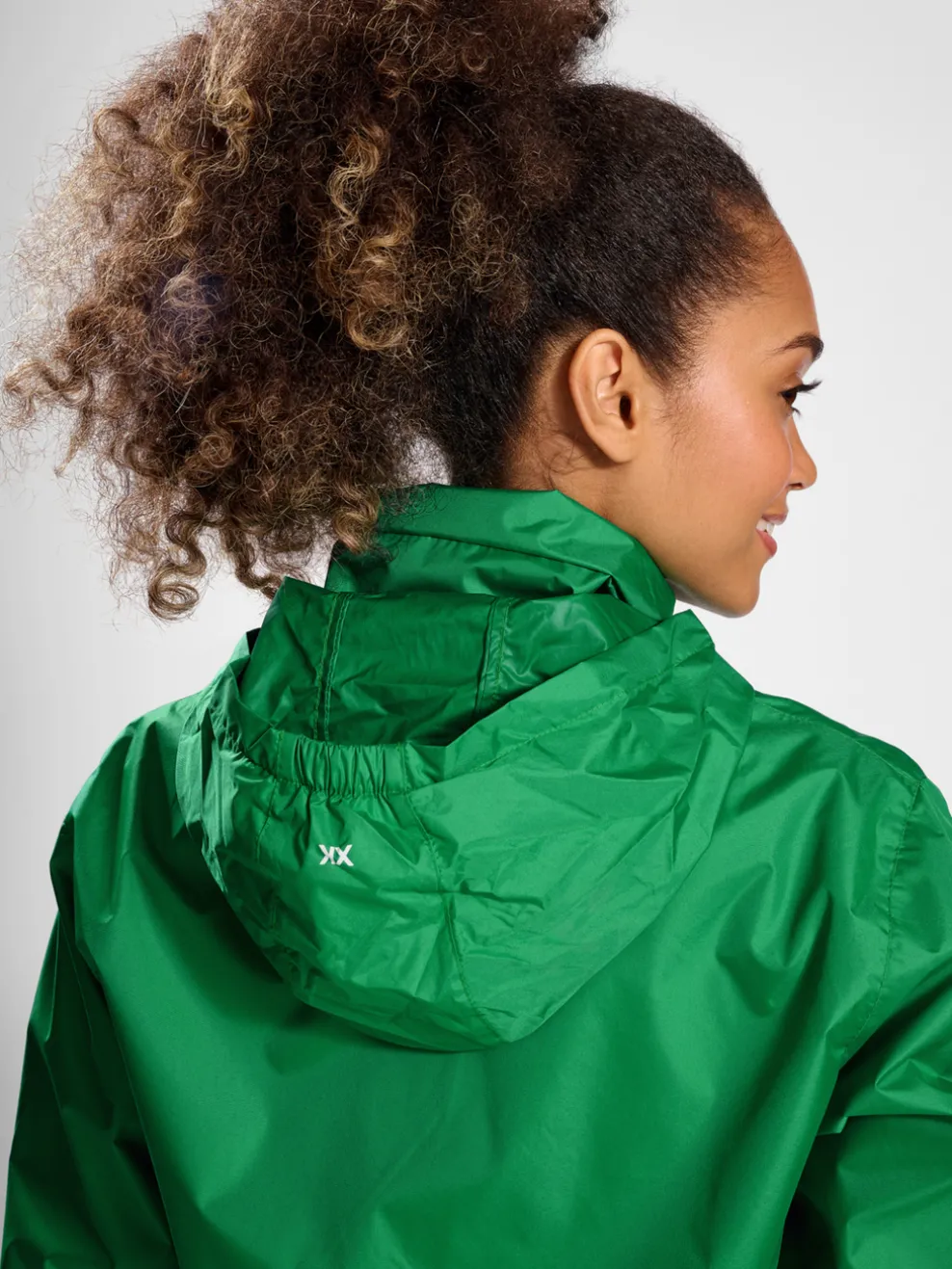 hmlCORE XK SPRAY JACKET