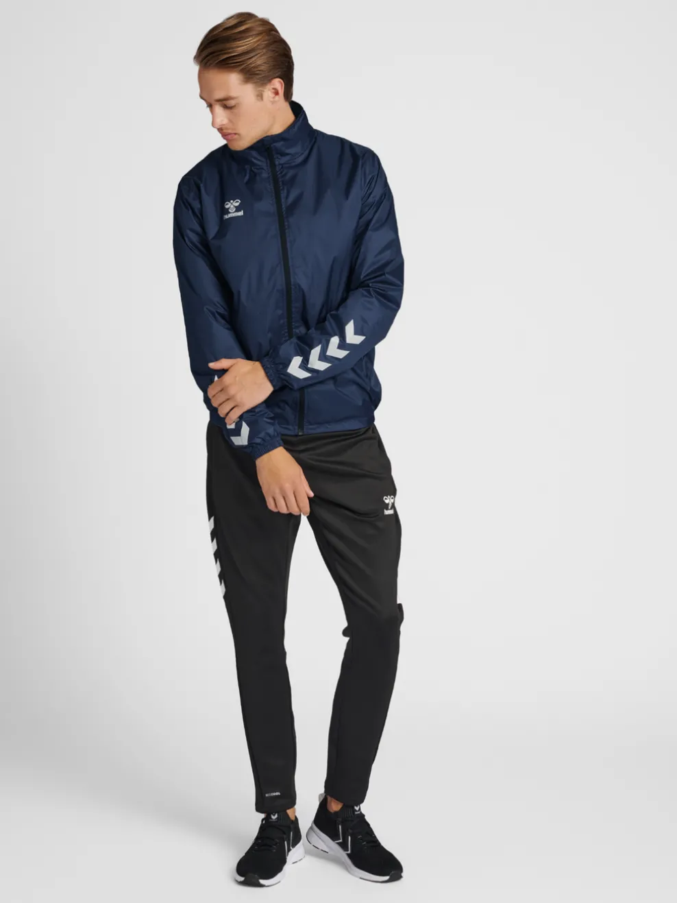 hmlCORE XK SPRAY JACKET