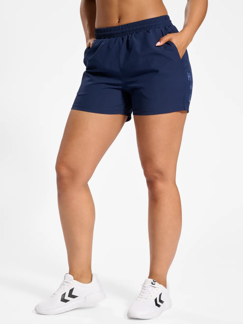 hmlCOURT WOVEN SHORTS WOMAN