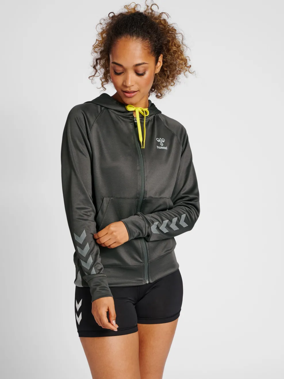 hmlGG12 ACTION ZIP HOODIE WOMAN