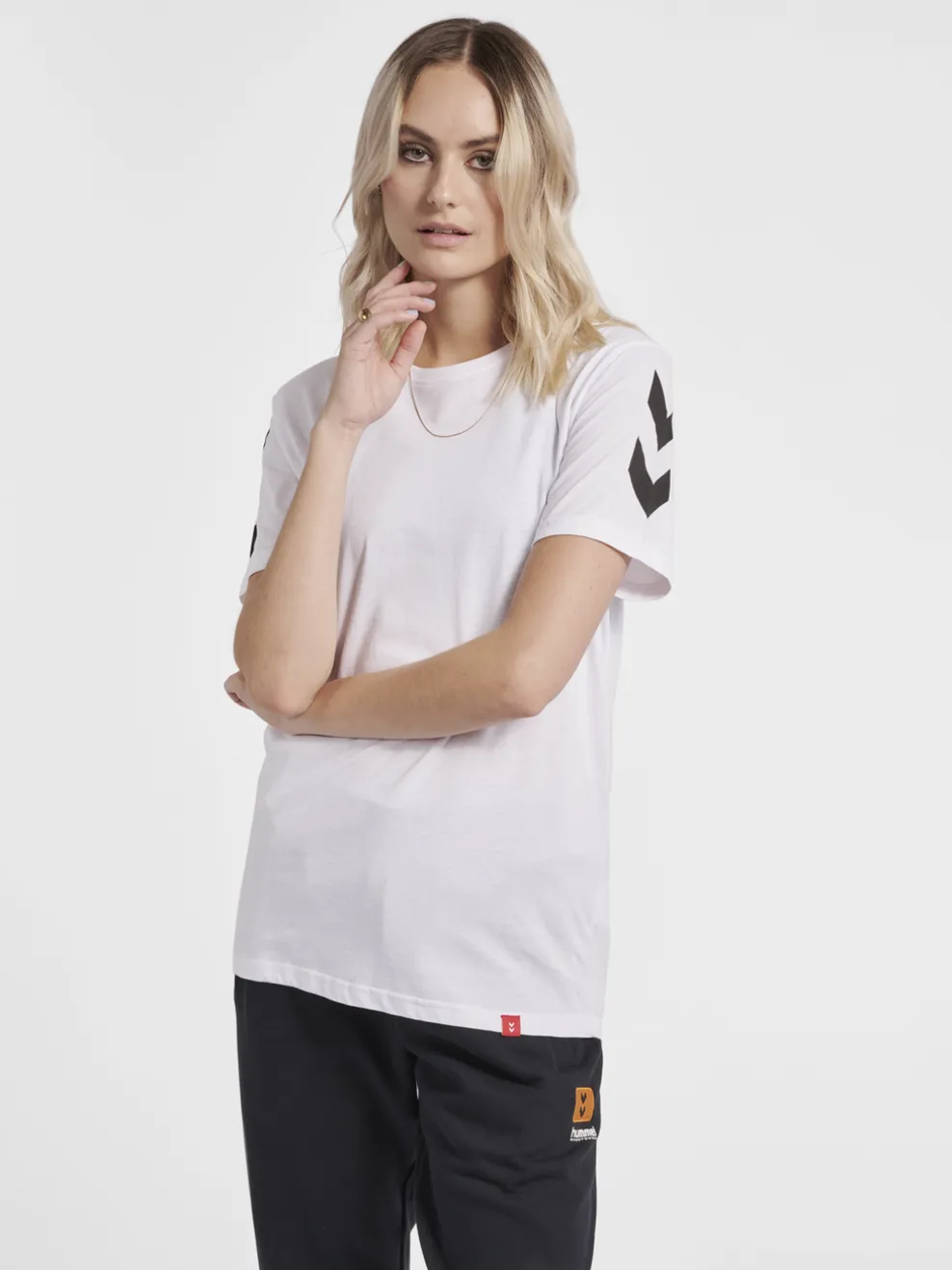 hmlLEGACY CHEVRON T-SHIRT