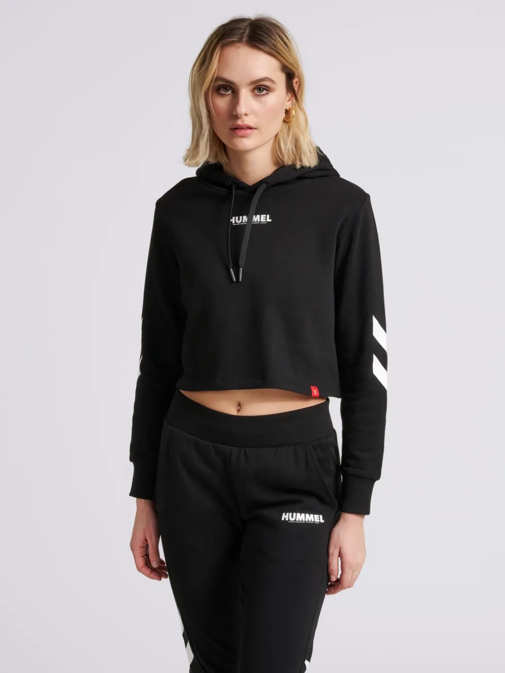 hmlLEGACY WOMAN CROPPED HOODIE