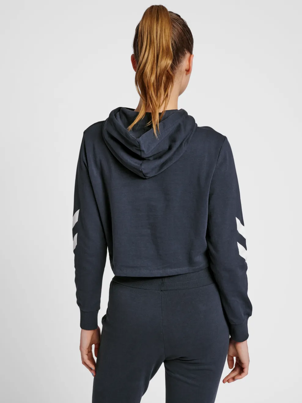 hmlLEGACY WOMAN CROPPED HOODIE
