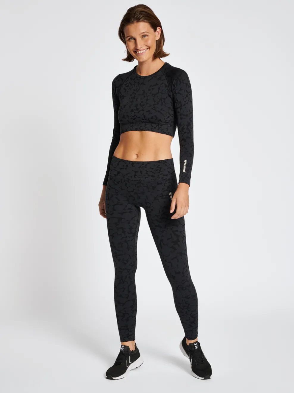 hmlMT PI SEAMLESS CROP T-SHIRT L/S