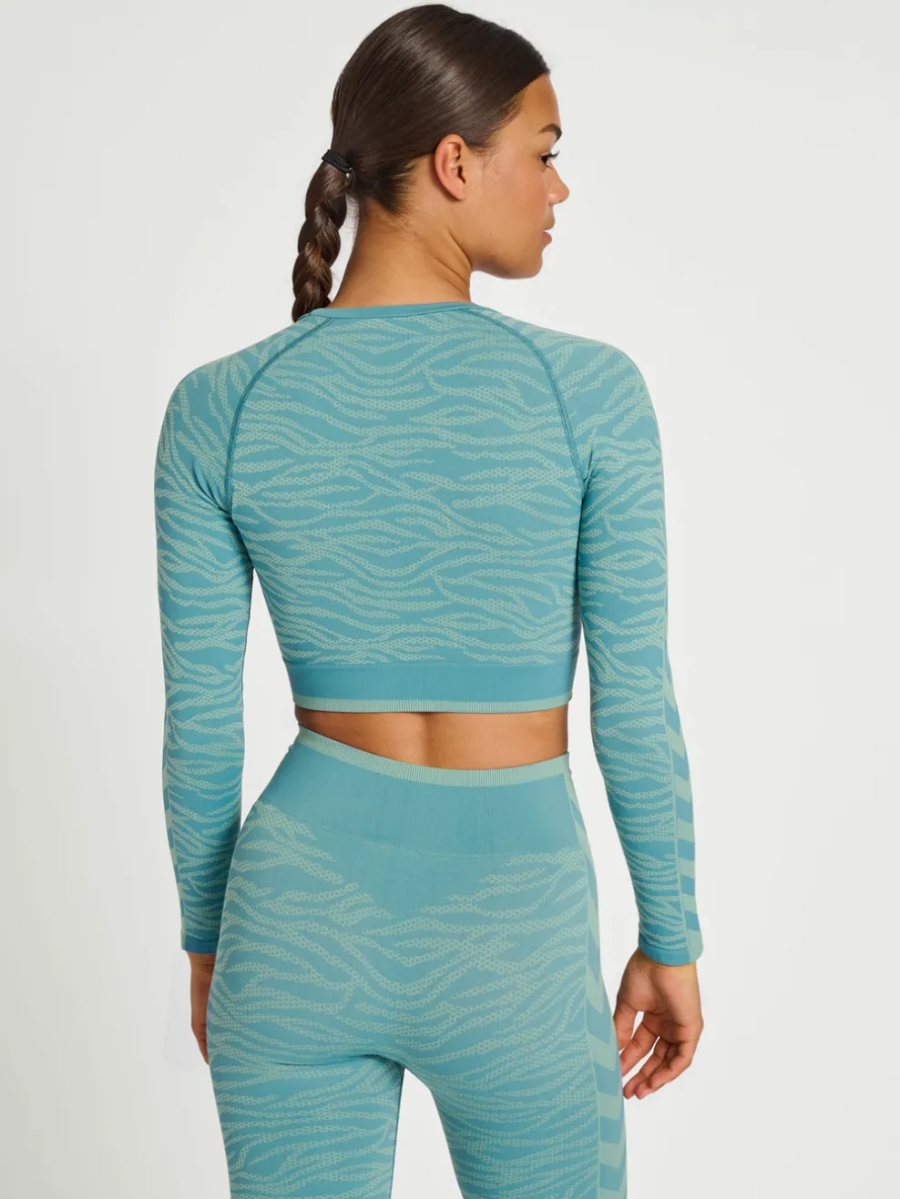 hmlMT SAGA SEAMLESS CROP T-SHIRT LS