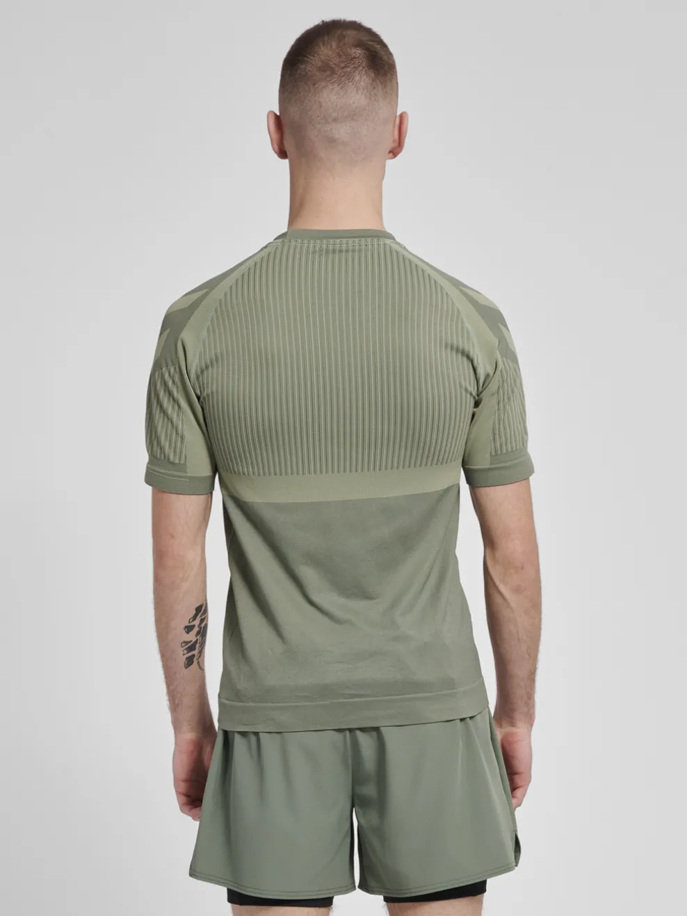 hmlMT UNIT SEAMLESS T-SHIRT