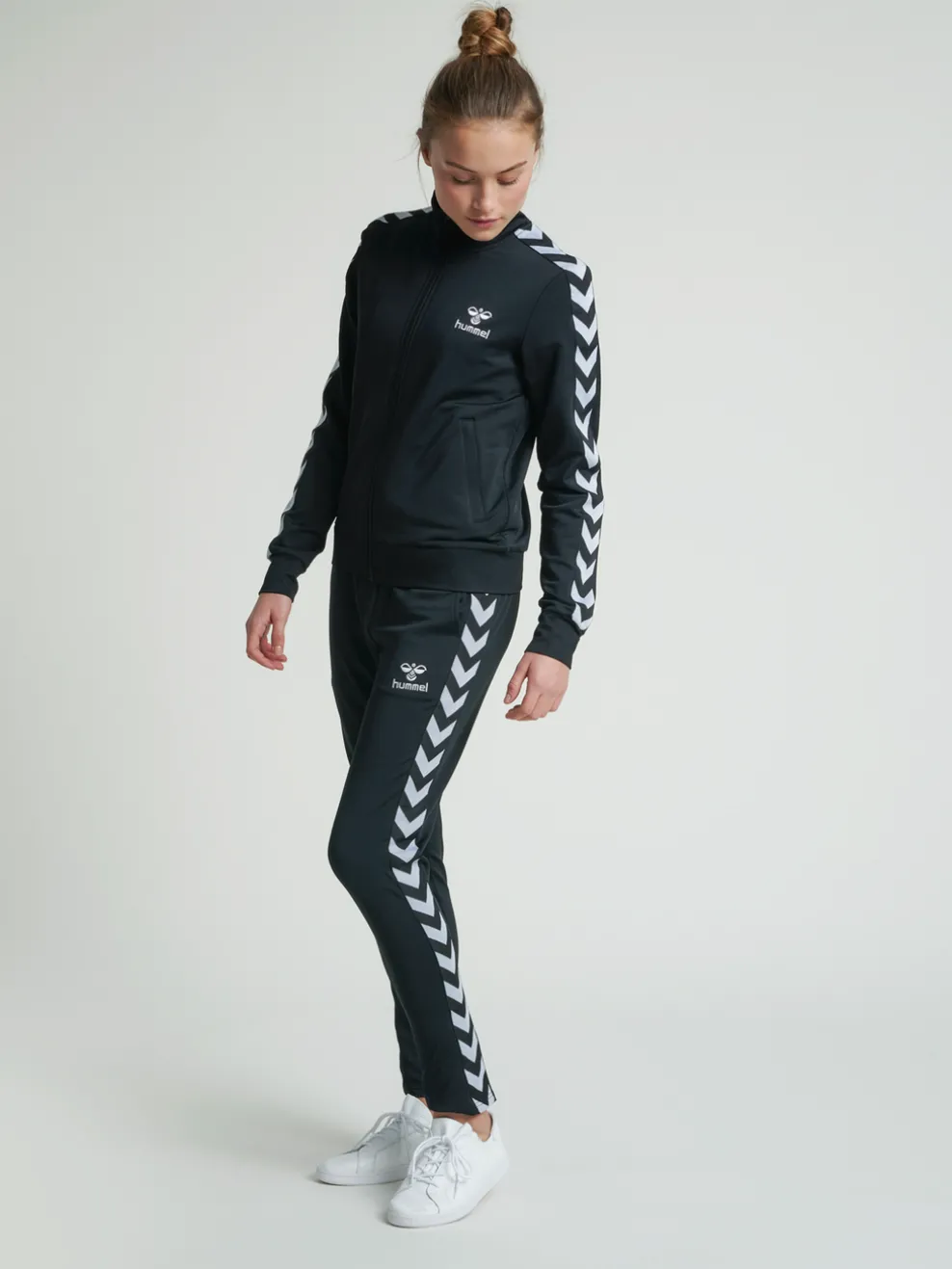 hmlNELLY 2.0 ZIP JACKET