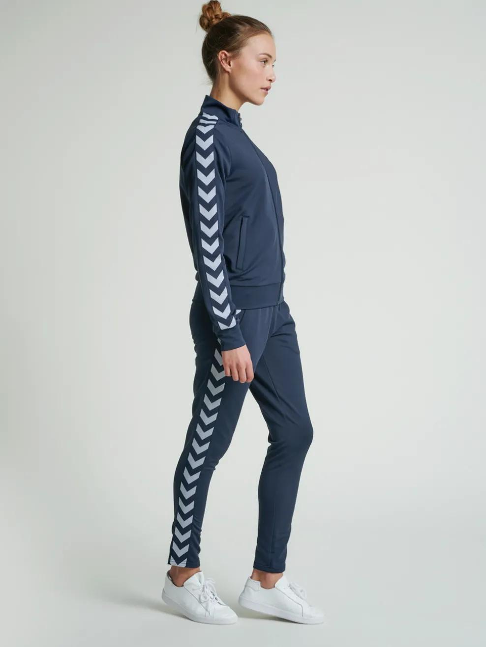hmlNELLY 2.0 ZIP JACKET