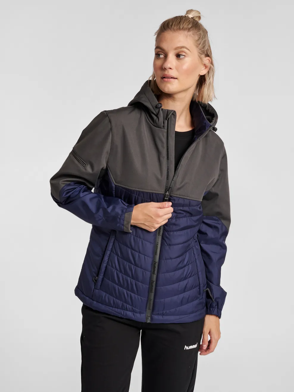 hmlNORTH HYBRID JACKET WOMAN