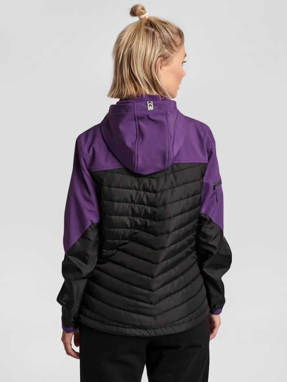 hmlNORTH HYBRID JACKET WOMAN