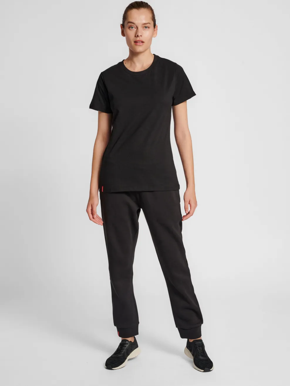 hmlRED BASIC T-SHIRT S/S WOMAN