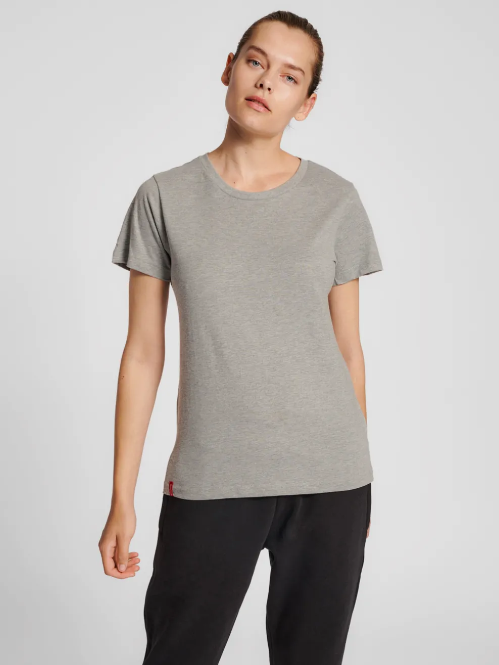hmlRED BASIC T-SHIRT S/S WOMAN