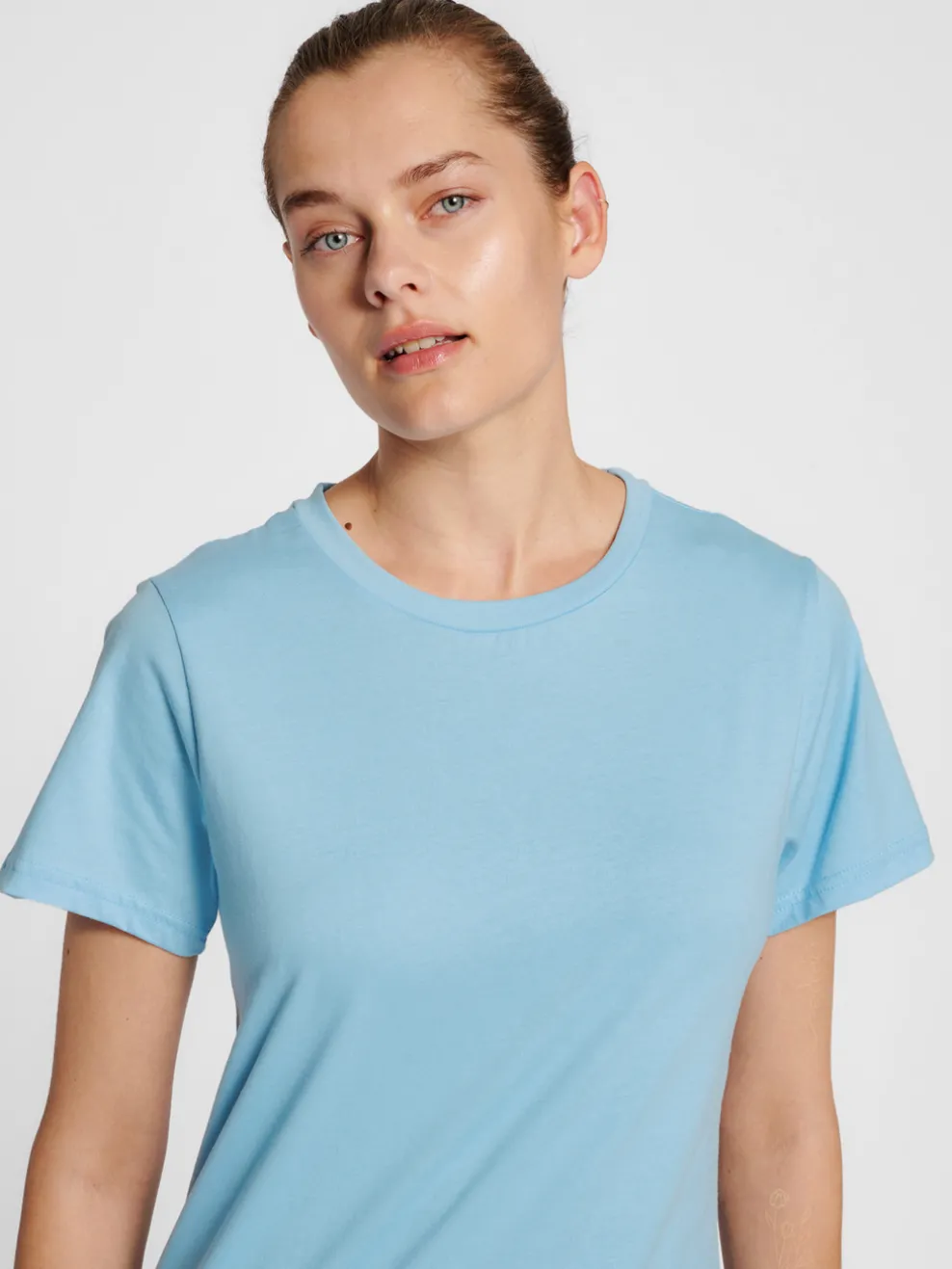 hmlRED BASIC T-SHIRT S/S WOMAN