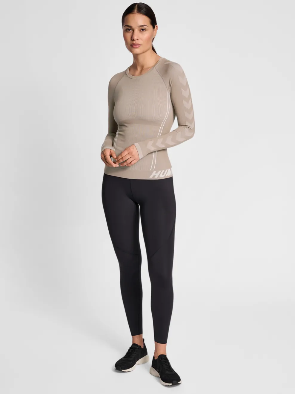 hmlTE CHRISTEL SEAMLESS T-SHIRT L/S