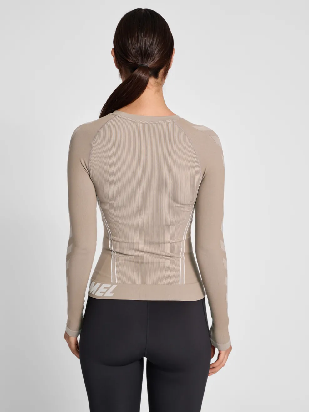 hmlTE CHRISTEL SEAMLESS T-SHIRT L/S