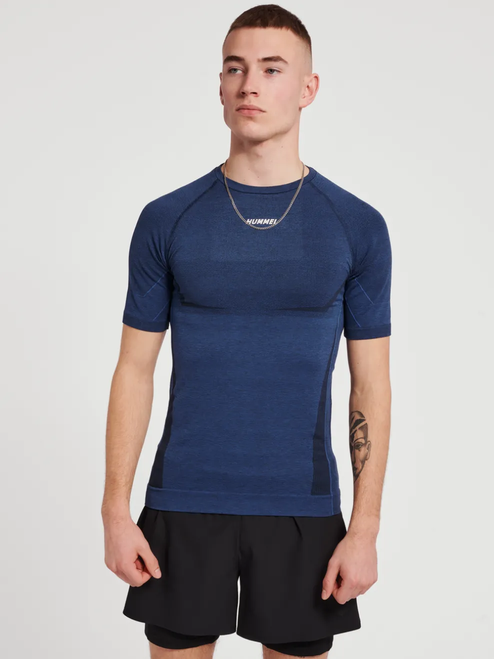 hmlTE MIKE SEAMLESS T-SHIRT