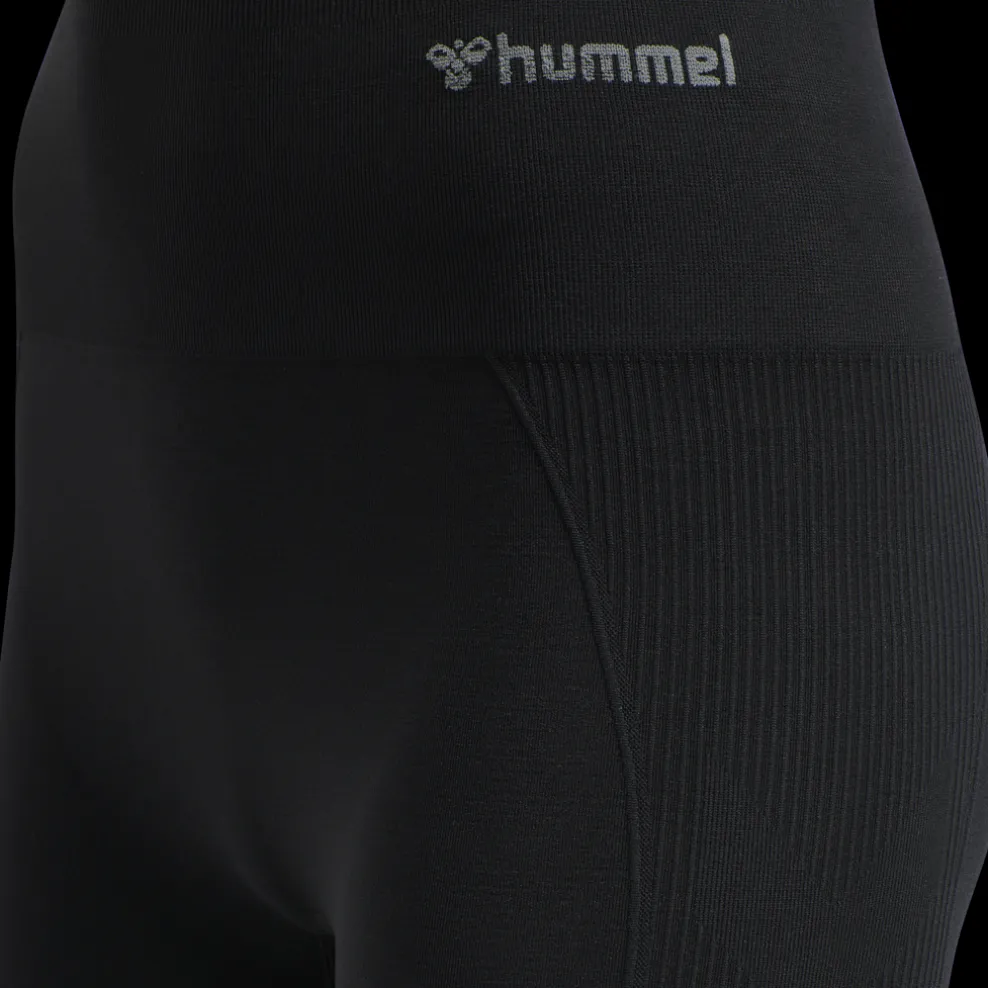 hmlTIF SEAMLESS SHORTS