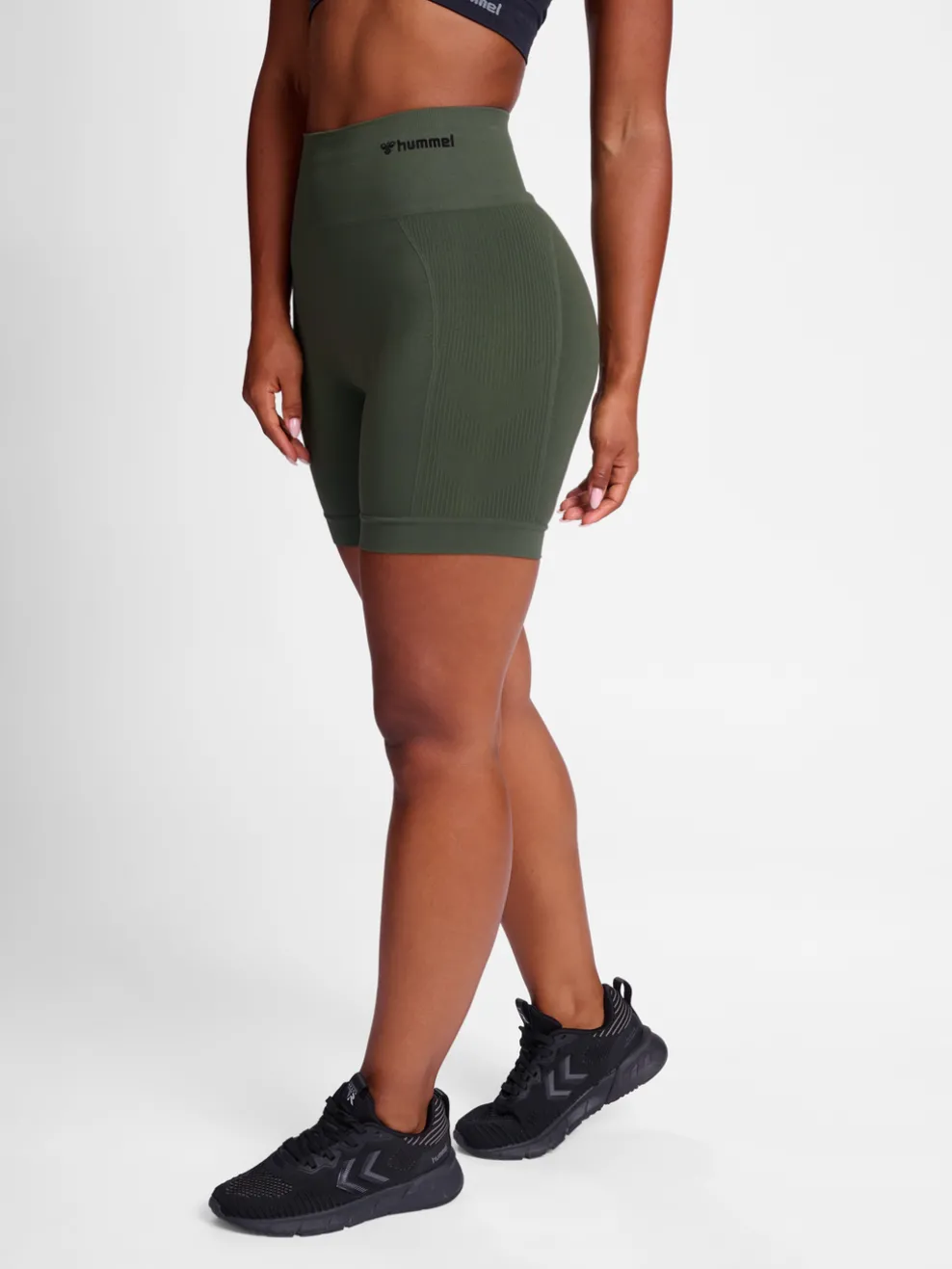 hmlTIF SEAMLESS SHORTS