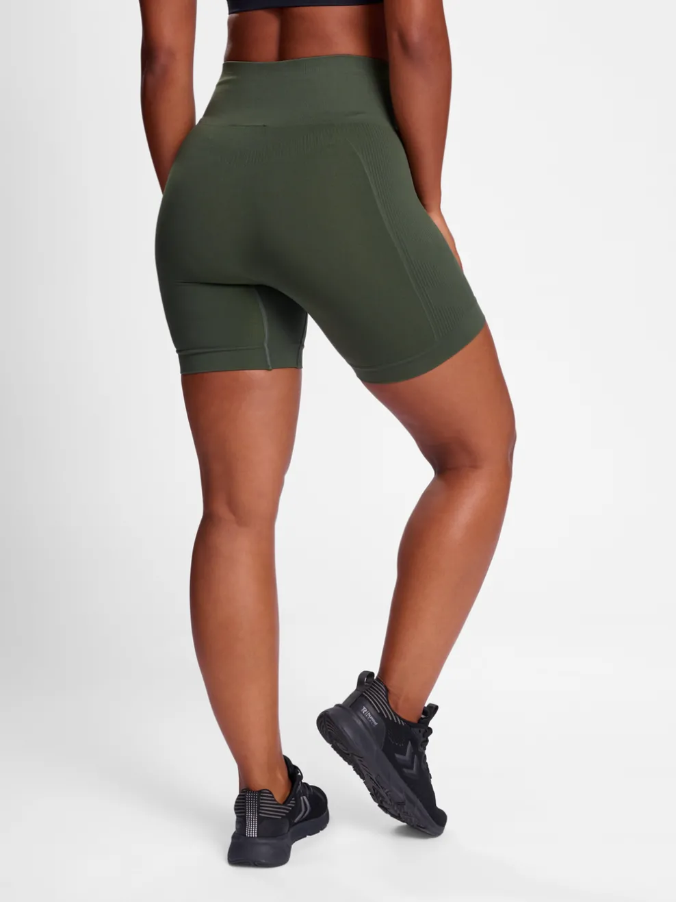 hmlTIF SEAMLESS SHORTS