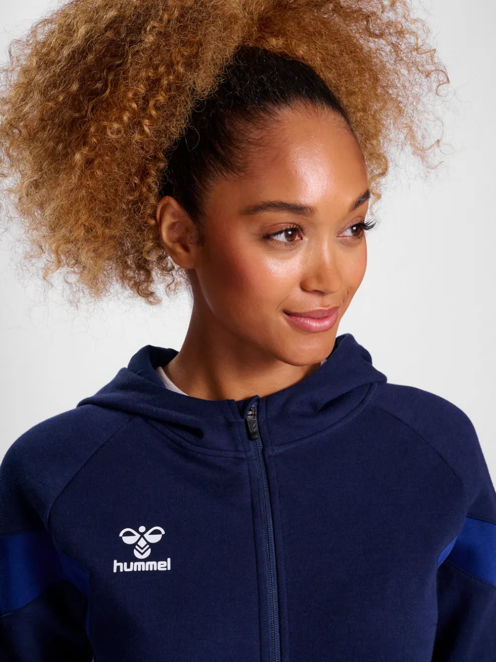 hmlTRAVEL ZIP HOODIE WOMAN