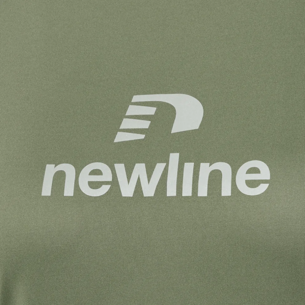 nwlBEAT TEE WOMAN