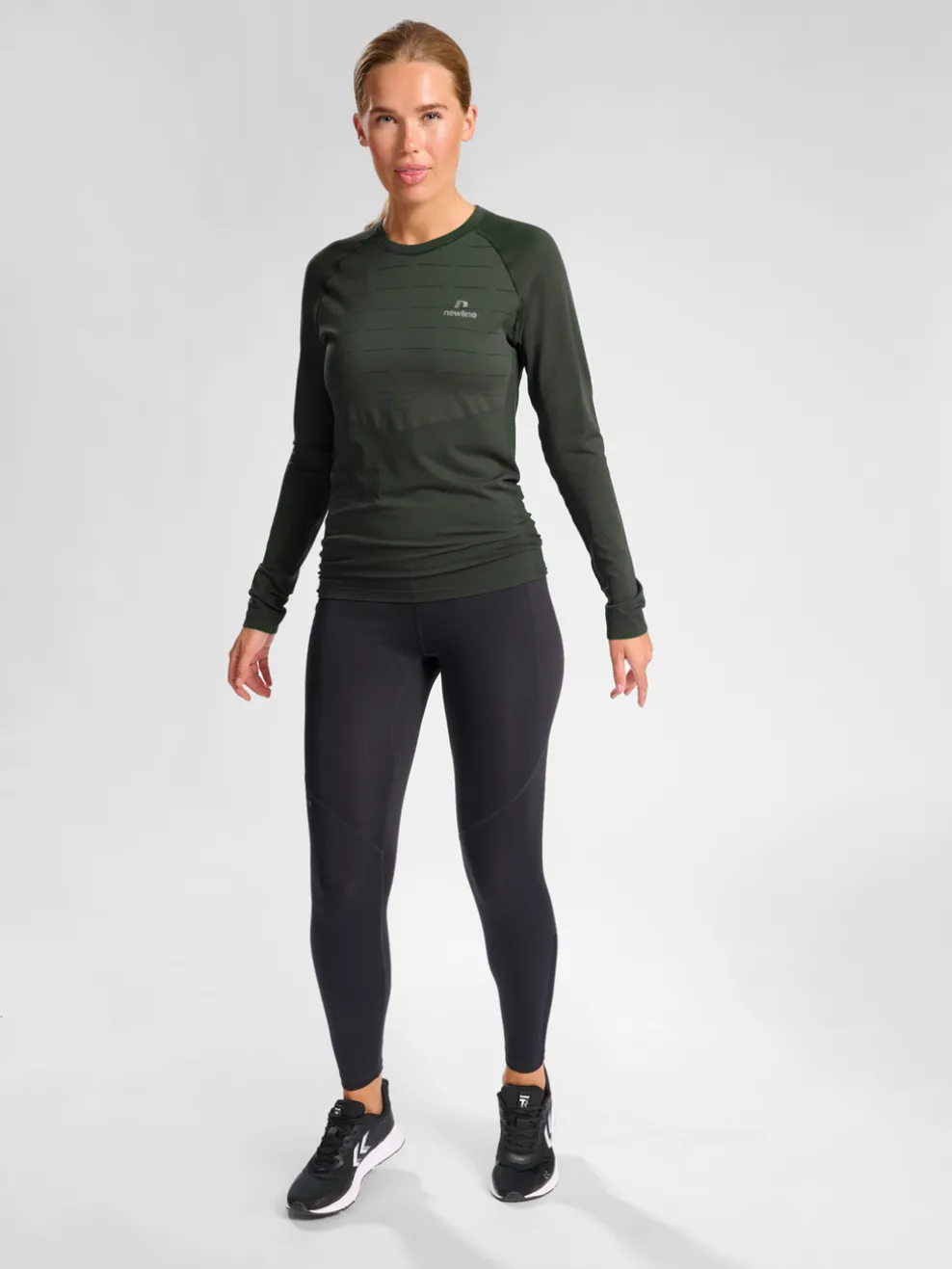 nwlPACE LS SEAMLESS WOMAN