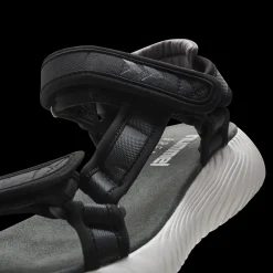 OPEN TREK SANDAL