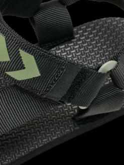 STRAP SANDAL