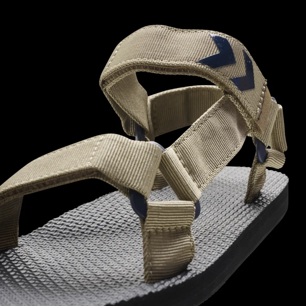 STRAP SANDAL
