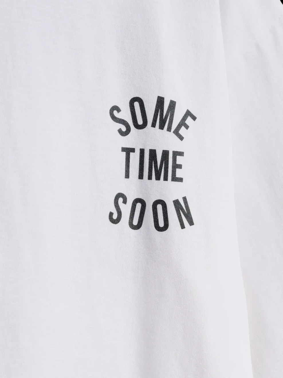stsREVOLUTIONARY T-SHIRT