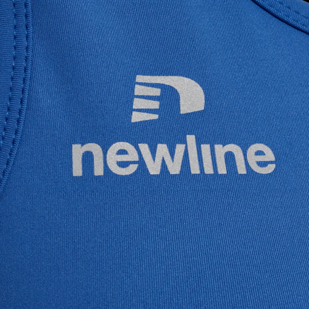WOMEN'S ATHLETIC TOP